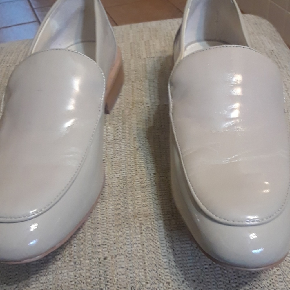 Ladies shoes